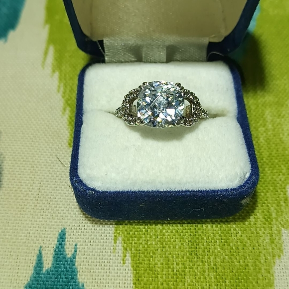 The Bradford Exchange Silver Halo Ring - Picture 1 of 2